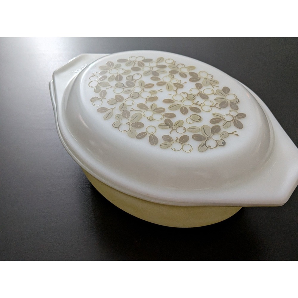 Vintage PYREX Lidded Casserole Dish Olive Green Model 043 1 1/2 Qt - Picture 2 of 14